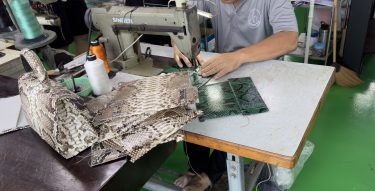 【第69回】パイソン革工房で見た製造現場の真実