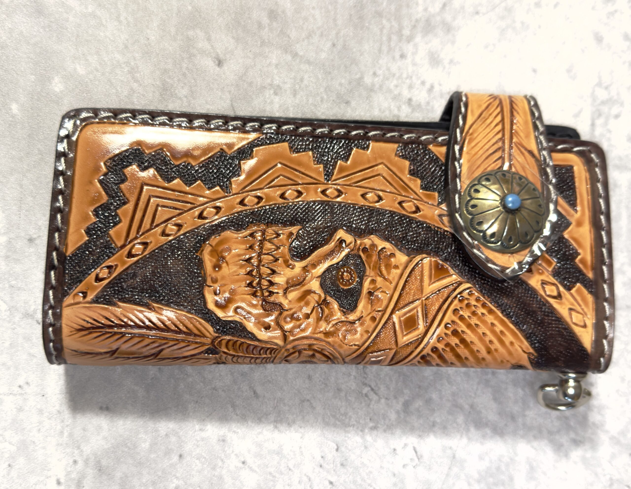 カービングに向くレザーの種類とその特徴