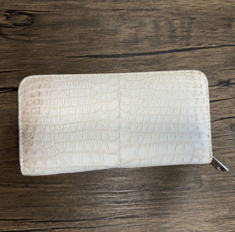 ワニ革とは？クロコダイルレザーの種類・特徴・本物の見分け方