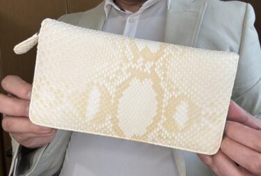 パイソンレザー長財布